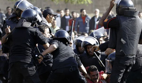 Live Updates: Egypt's police forcibly disperses protesters from Tahrir ...