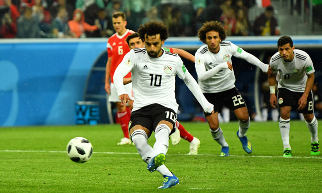 Мохамед Салах реализует пенальти в матче ЧМ-2018 Россия - Египет