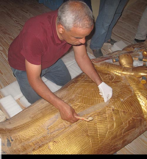 In Photos Restoration Starts On King Tutankhamun Gilded Coffin Ancient Egypt Heritage