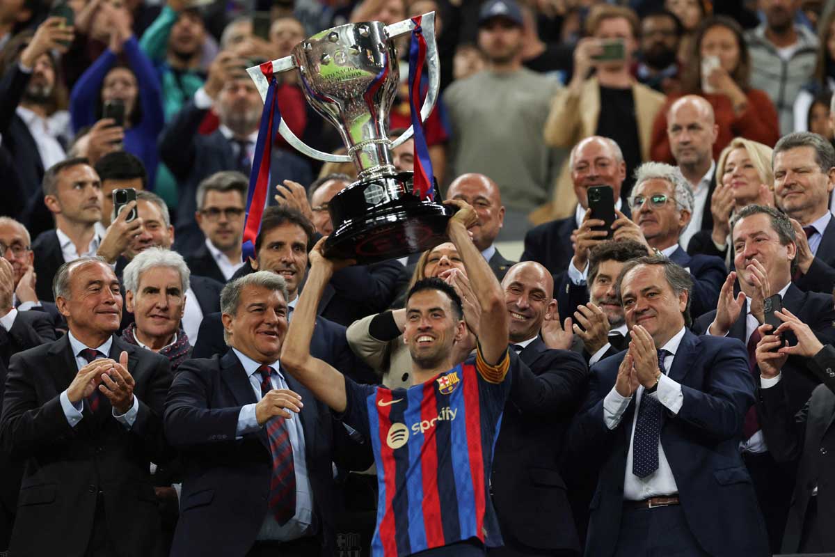 Galería de fotos: Los jugadores del Barcelona celebran el trofeo de España LaLiga 2023 – Multimedia