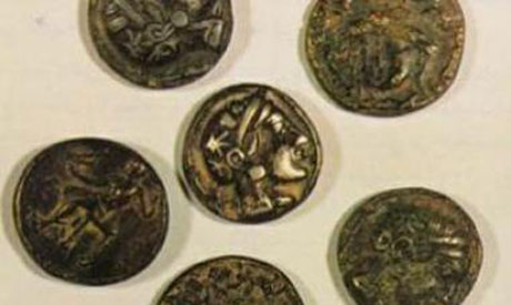 archive photos of similar coins