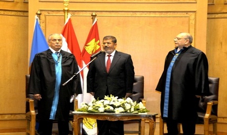 Morsi swears in front of the Supreme constitutional court