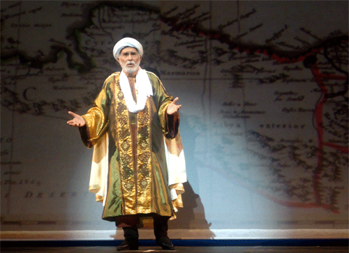 Abdelrahman Abou-Zahra as Ibn Battuta Senior  (photo: Ati Metwaly)