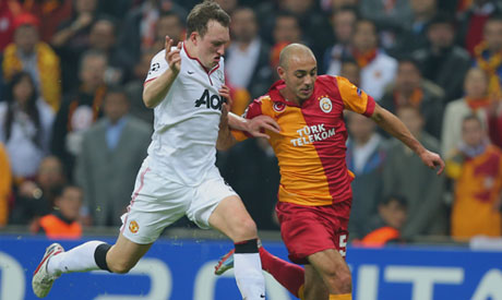 Nordin Amrabat of Galatasaray fight for the ball 