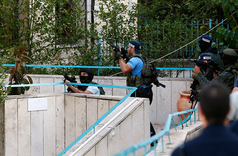 Атака в Иерусалиме в синагоге. Иерусалимский полицейский участок.