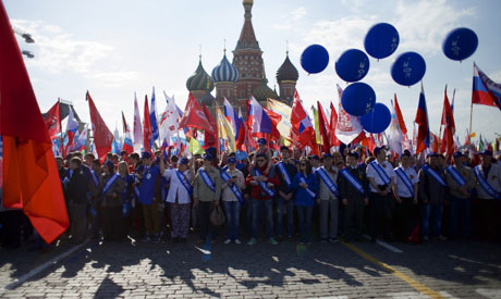 100,000 Russians march on Red Square in patriotic fervour - International -  World - Ahram Online