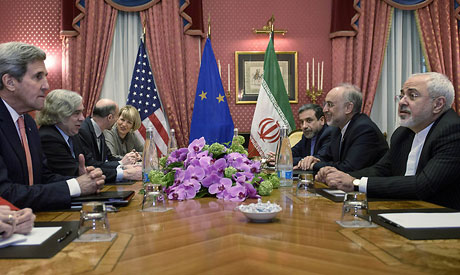 Kerry and Zarif at talks (Photo: AP)