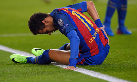 Lionel Messi Gets Injured - FC Barcelona vs PSG - Champions League