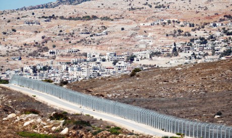 Israeli defensive fence