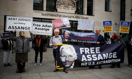 Assange supporters 