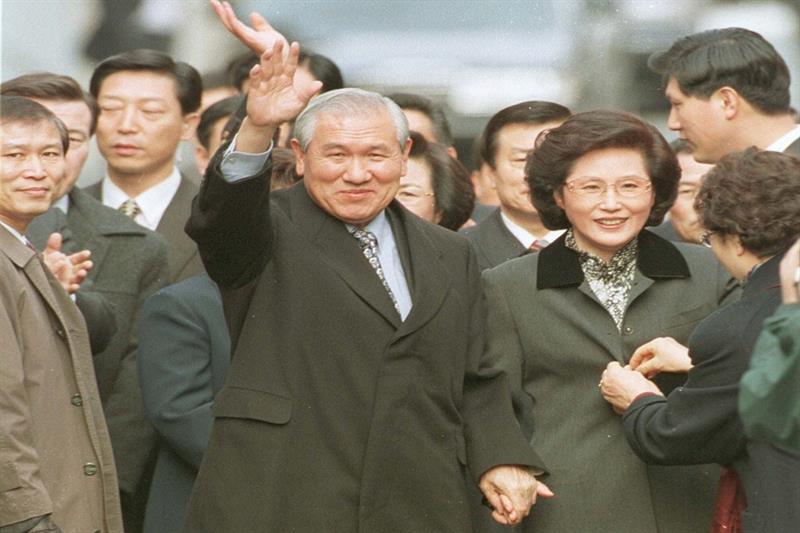 Former South Korean President Roh Tae-woo, with his wife Kim Ok-sook