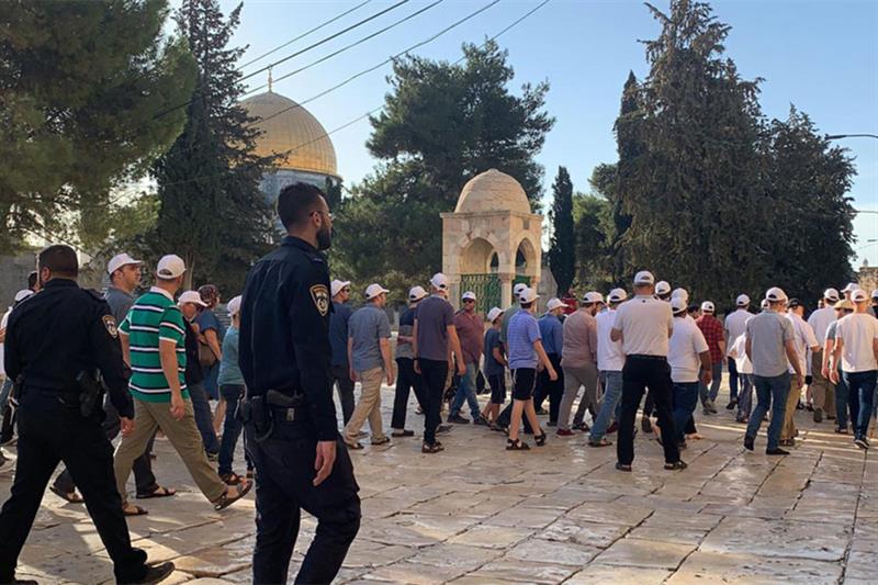 Israeli settlers at the al-Asqa Mosque