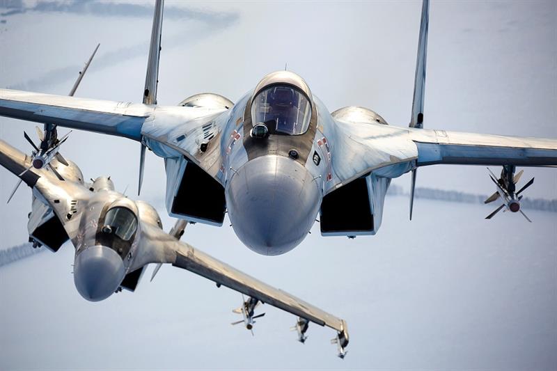  A pair of Russian Su-35 fighter jets