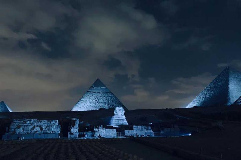  Giza pyramids