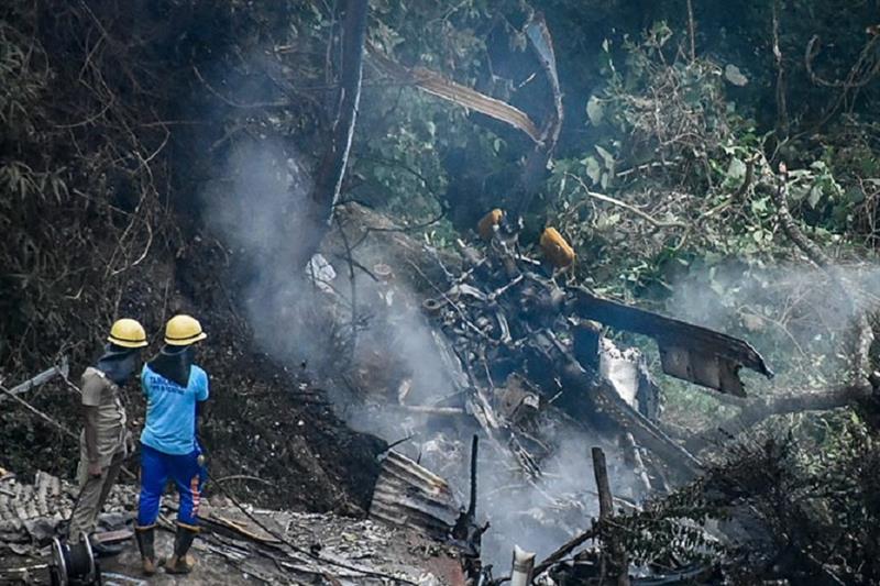 Debris of an IAF Mi-17V5 helicopter crashed in India