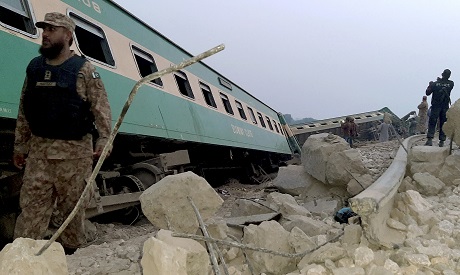 Train derailment, Pakistan 