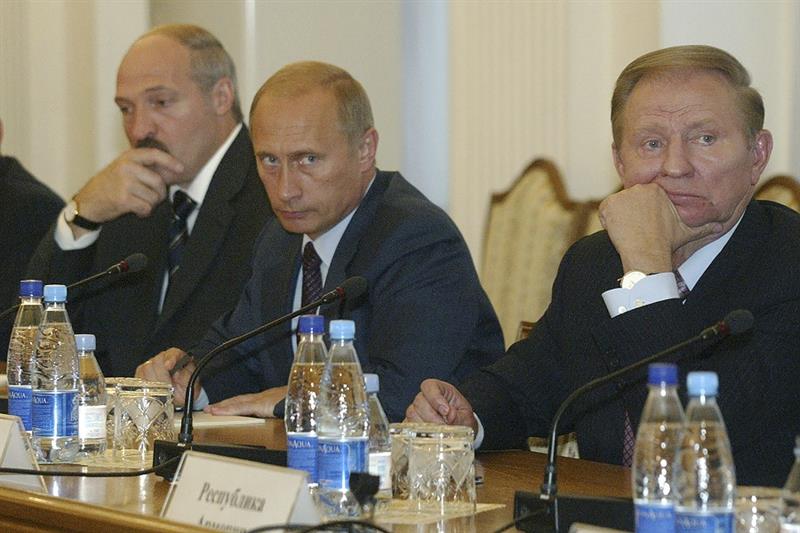 Presidents Kuchma, Putin and Lukashenko 