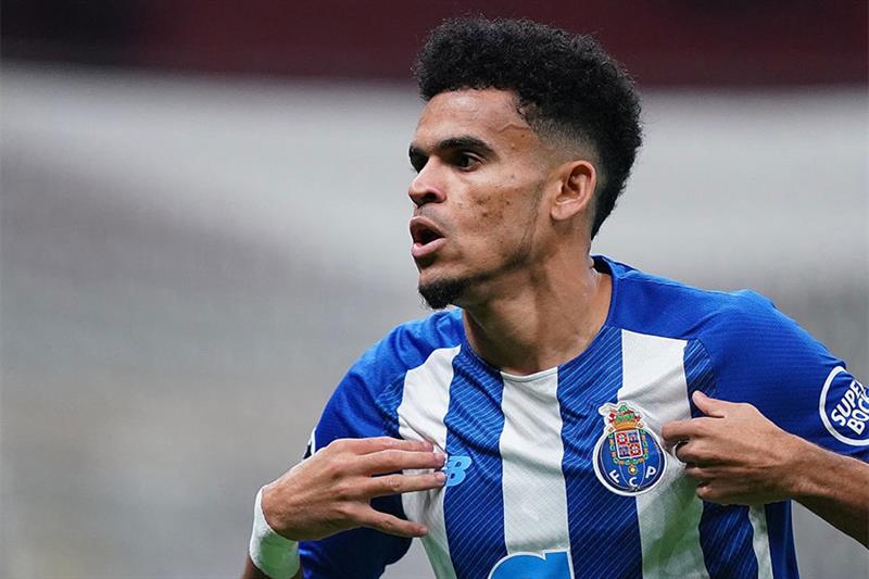 Liverpool sign Porto winger Luis Diaz