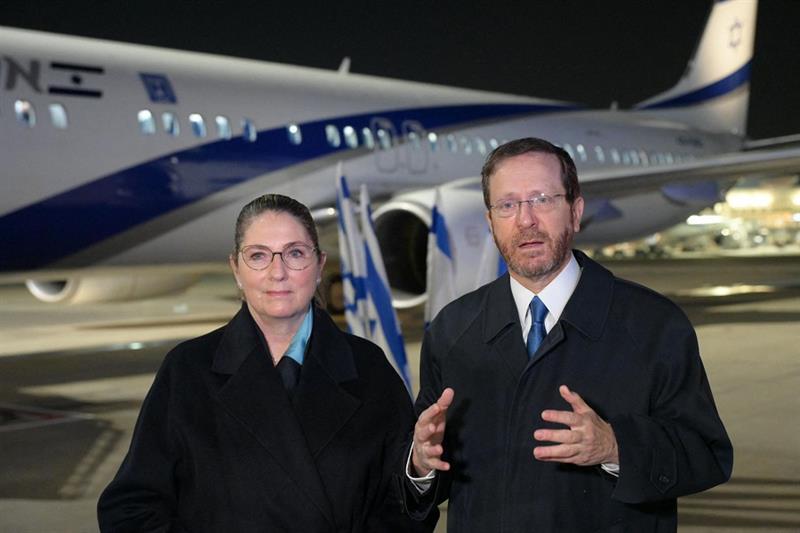 Israel s President Isaac Herzog and First Lady Michal 