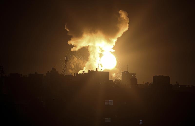 Israel breaches truce in Gaza