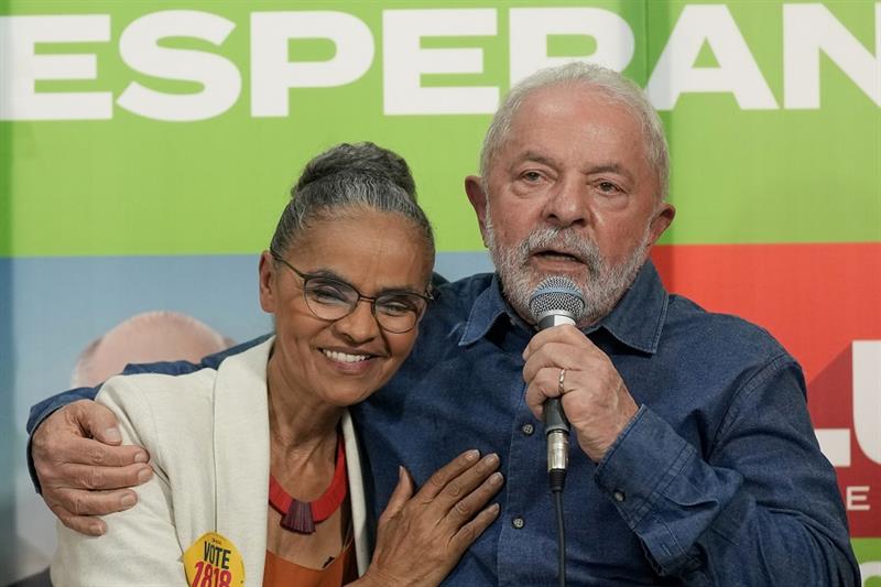 Brazil s President Luiz Inacio Lula da Silva, right, and congressional candidate  and environmentali