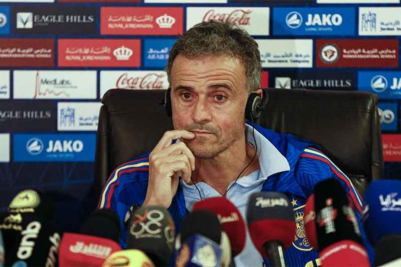 Spain s coach Luis Enrique gives a press conference in Amman on November 16, 2022, a day before Spai