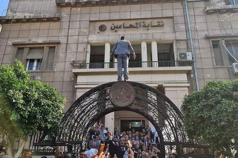 Tens of lawyers protest the new e-invoice system at the Lawyers syndicate HQ in Cairo on Thursday.Ph