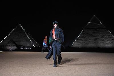  In photos: Dior showcases fashion in shadow of Egypt's pyramids