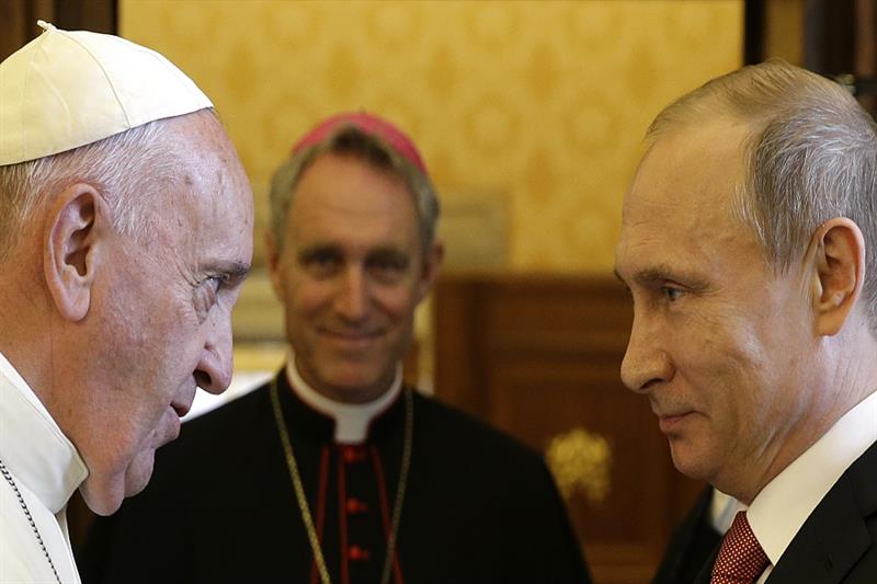 Pope Francis and Russian President Vladimir Putin