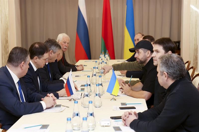 Ukrainian and Russian delegation 