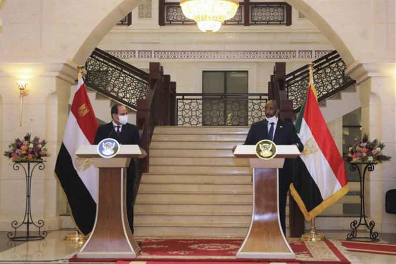 File photo: Egyptian President Abdel Fattah al-Sisi amd Sudanese leader Gen. Abdel Fattah Abdelrahma