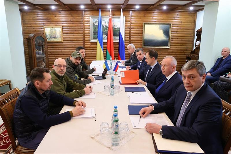 Ukrainian and Russian negotiators meeting in Belarus