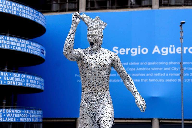 Sergio Aguero statue