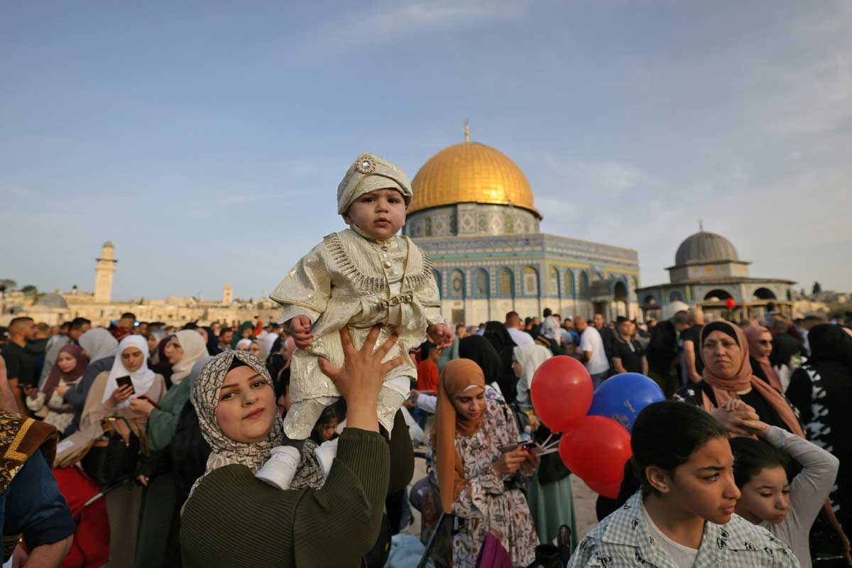 PHOTO GALLERY: Muslims around the world celebrate Eid El-Fitr