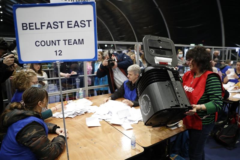 Counting team in the Northern Ireland Assembly Election 