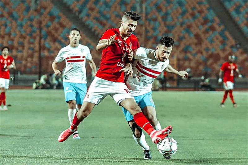 El árbitro español Munira dirige el partido de Al-Ahly y Zamalek en el Estadio Internacional de El Cairo: Asociación Egipcia de Fútbol – Fútbol egipcio – Deportes