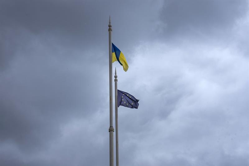 Ukraine   EU flags