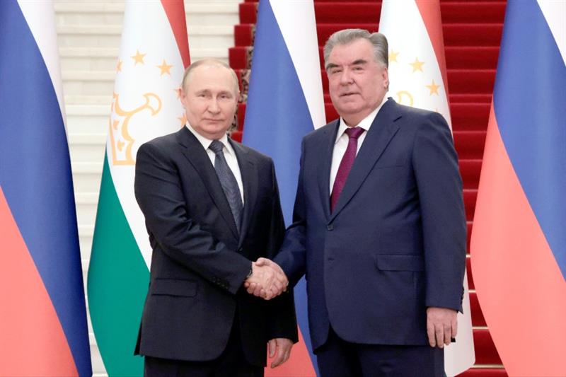 Vladimir Putin and Emomali Rakhmon 