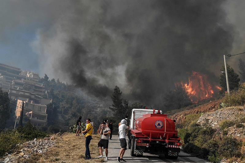 wildfire in Athens, Greece