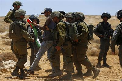  Israeli soldiers attack woman’s funeral in Beit Ummar