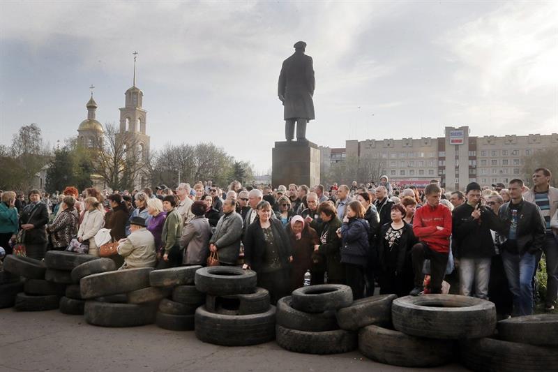 People attend a pro-Russian rally,  Slovyansk, eastern Ukraine