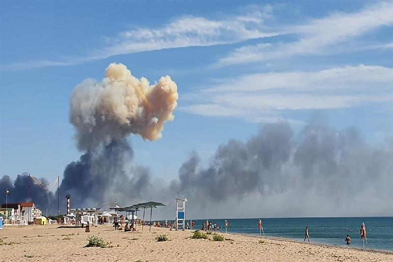 Crimea bombing military base