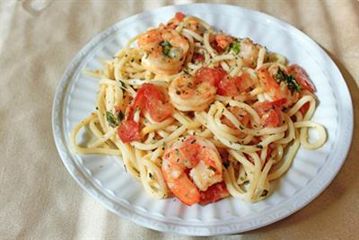 Spaghetti shrimp in lemon basil olive oil and tomato