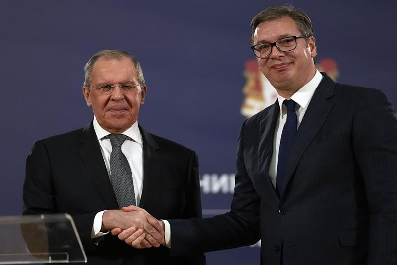 Russian Foreign Minister Sergey Lavrov, left, with Serbia s President Aleksandar Vucic
