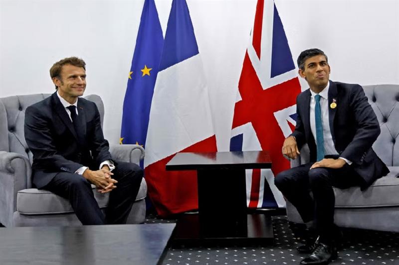 Emmanuel Macron and Rishi Sunak 