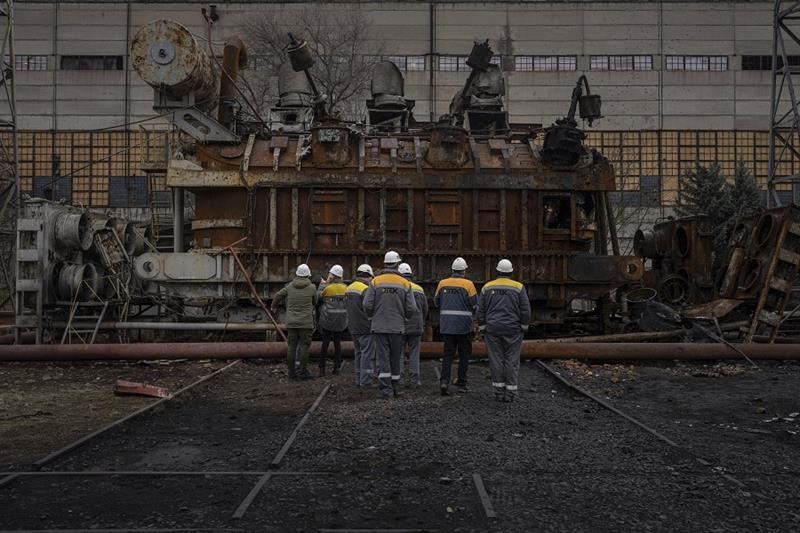 Power plant workers, Ukraine
