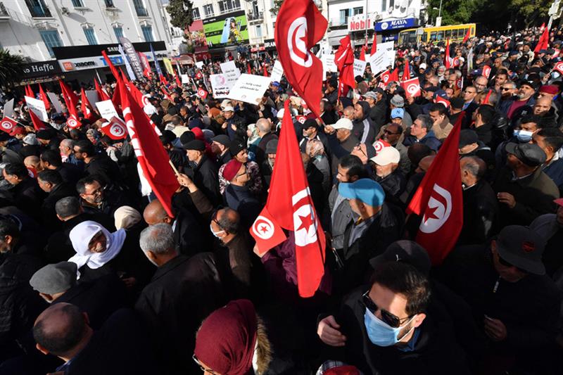 Tunisians  economic woes