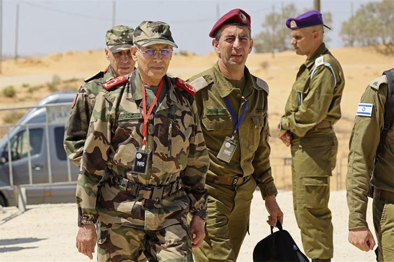 Moroccan Army Chief of Staff Lieutenant General Belkhir el-Farouk (C) attends at the Tze elim urban 