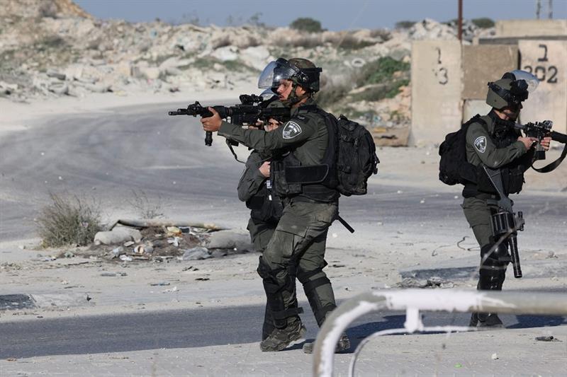 Israeli occupied troops