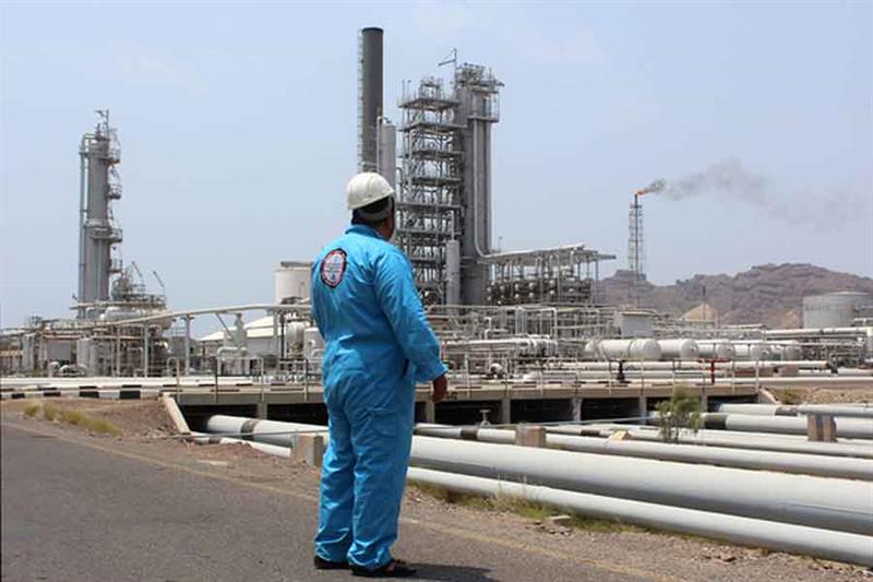 File photo: A Yemeni oil worker looks out at the Aden refinery after it was reactived in 2016. AFP